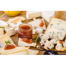 Salsa dulce de higos negros con nueces de Macadamia y pimiento de Jamaica