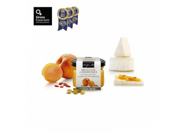 Salsa dulce de melocotón y albaricoque con bayas de goji y cardamomo