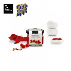 Salsa dulce de frambuesas con pétalos de rosa y pimiento de sichuan