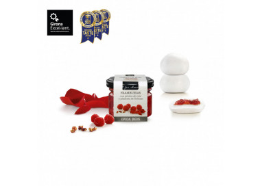 Salsa dulce de frambuesas con pétalos de rosa y pimiento de sichuan